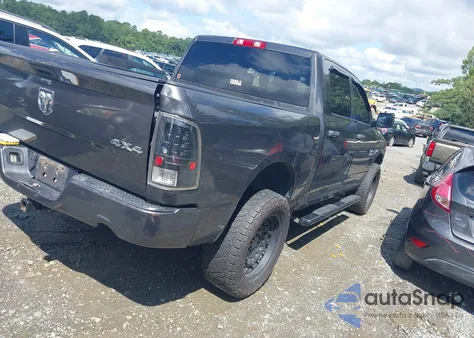 2018 Ram 1500 Express 4X4 5'7 Box из США, поврежденный, VIN 3C6RR7KT6JG211558